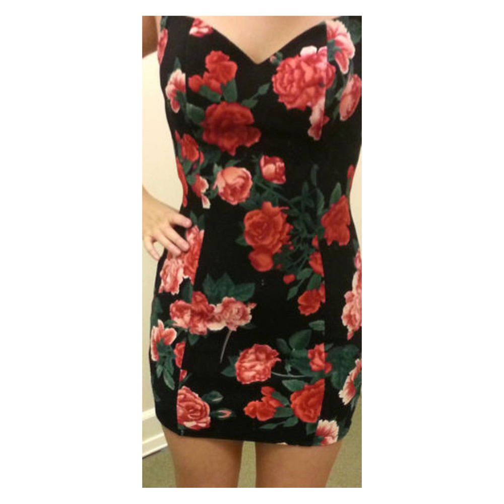 GUESS Claudia Red Floral Valentine's Day Sexy Date Night Dress - Picture 2 of 7